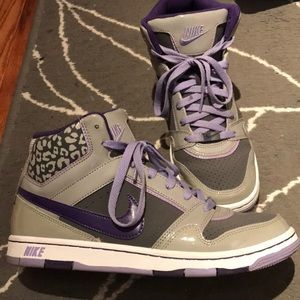 LIKE NEW Nike Sneakers